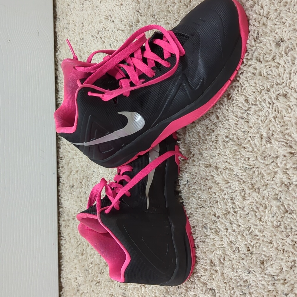 Size 6 kids Nike basketball shoes